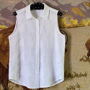 Tahari Sz L White Blouse Button Up Eyelet Embroidered Sleeveless